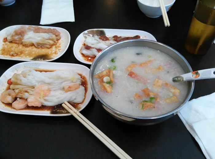 E&J Yummy Kitchen 5