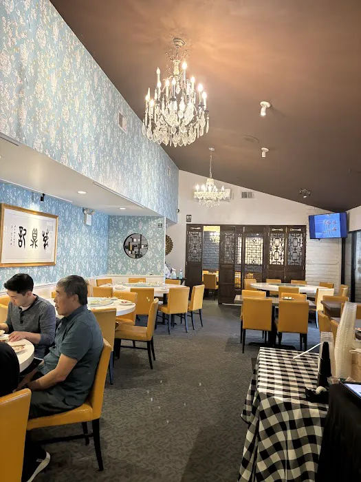 Duck House Restaurant 鹿鼎記 9