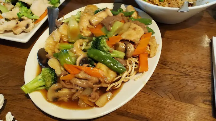 Chi's Chinese Cuisine 6