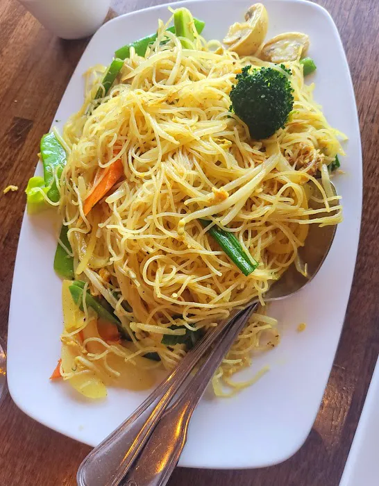 Chi's Chinese Cuisine 3