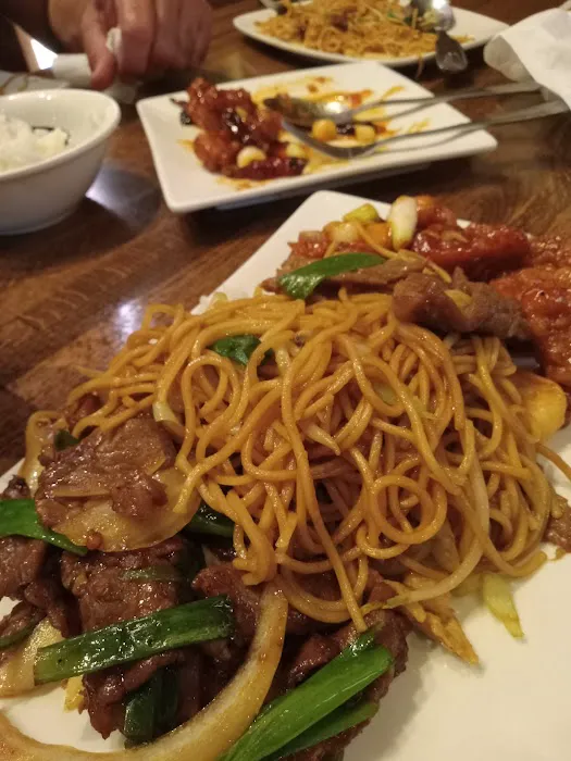 Chi's Chinese Cuisine 8