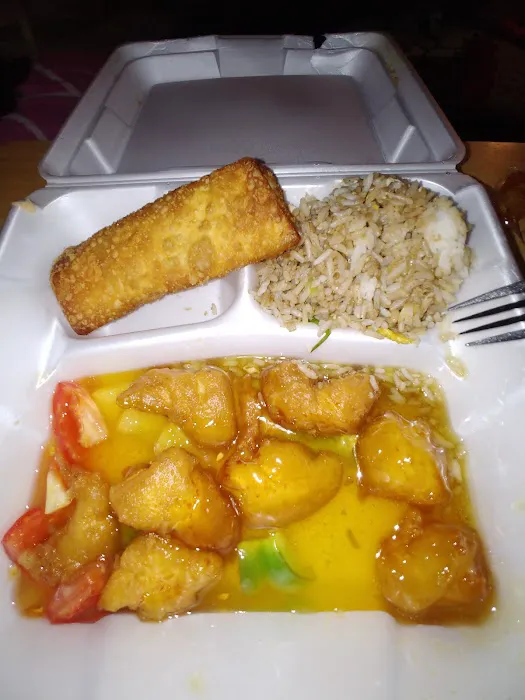 Lotus Palace Restaurant 8