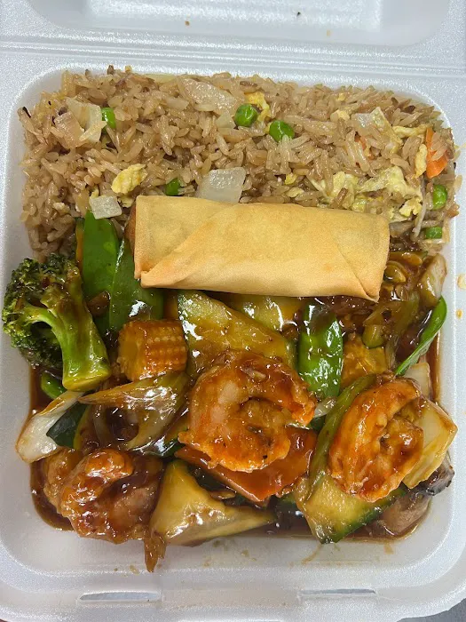Great Wall Chinese Restaurant in Brighton CO 3