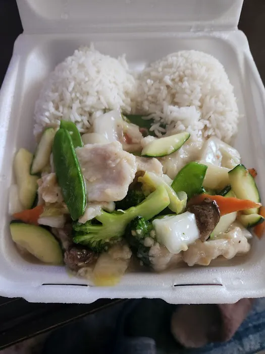 Lotus Garden Chinese Cuisine 3