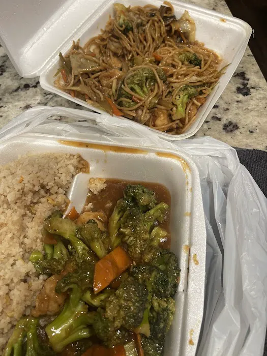 China's Kitchen La Fogata and Laundromat 8