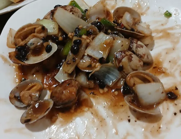 Golden Wok Bistro 8