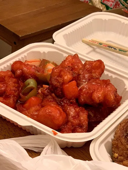 Golden Wok Bistro 10
