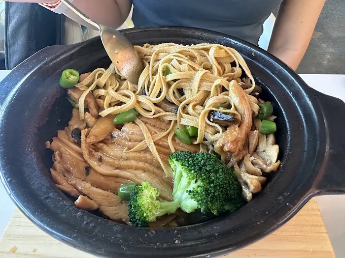 DX Braised Chicken Rice 鼎香黄焖鸡 8