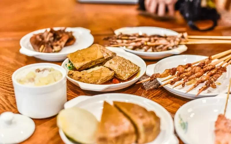 What Food Do Chinese People Eat? Exploring Traditional and Regional Chinese Cuisine