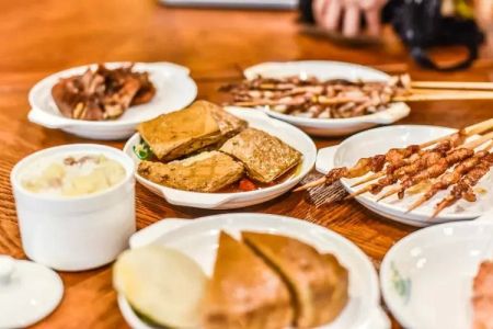 What Food Do Chinese People Eat? Exploring Traditional and Regional Chinese Cuisine