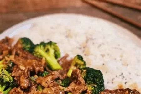 What is the Difference Between Beef with Broccoli and Mongolian Beef?