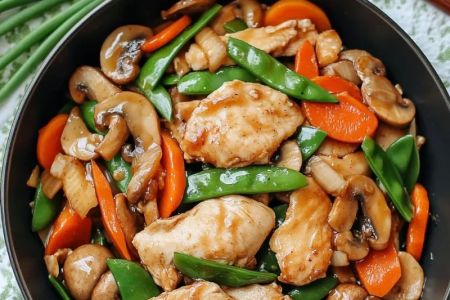 How to Make Delicious Moo Goo Gai Pan at Home: A Classic Cantonese-American Stir-Fry