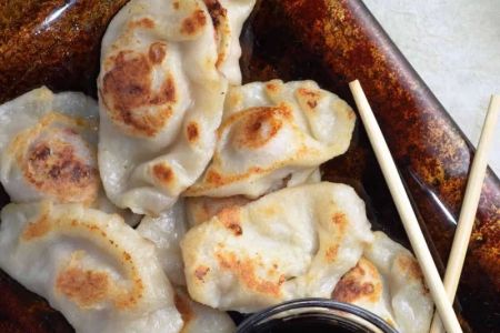 How to Make Delicious Chinese Pot Stickers from Scratch: A Step-by-Step Guide