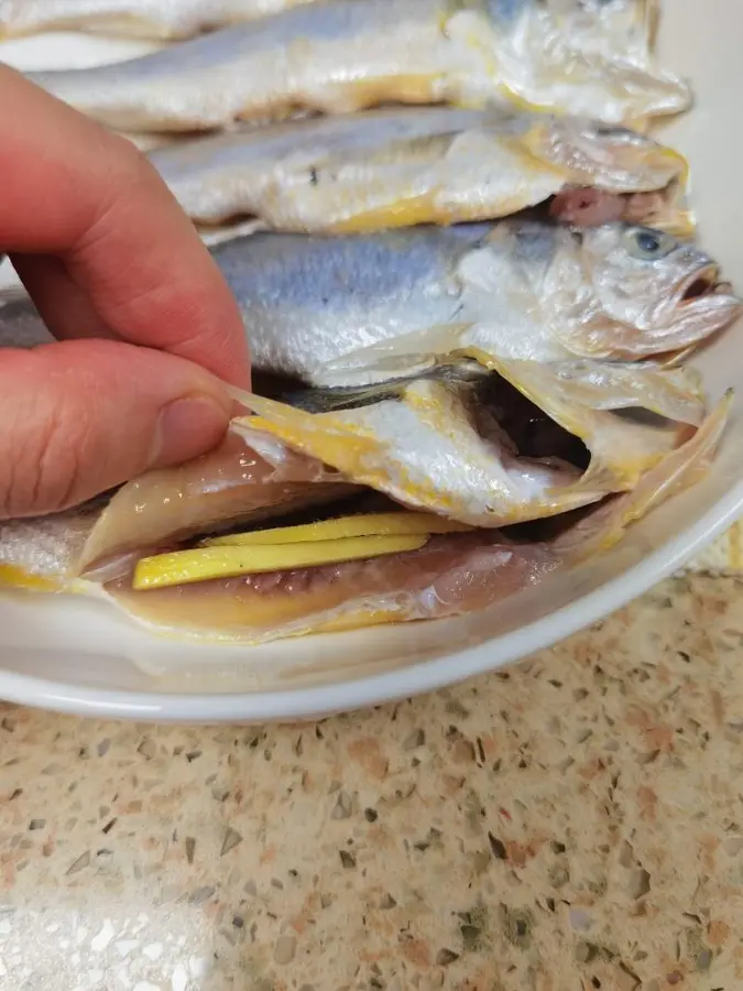  Super fresh! !ï¸ small yellow croaker steamed eggs step 0