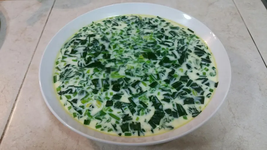 Steamed eggs with spinach and shrimp step 0