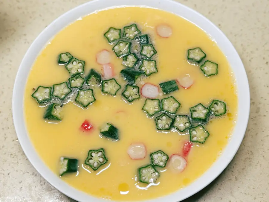 Low-calorie, high-protein Japanese-style okra crab fillet steamed egg step 0