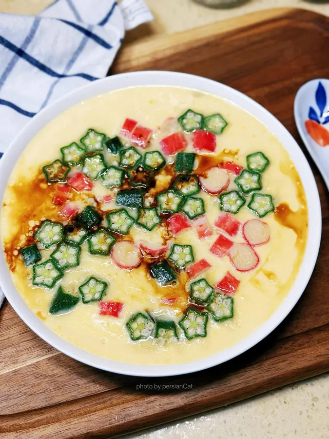 Low-calorie, high-protein Japanese-style okra crab fillet steamed egg step 0