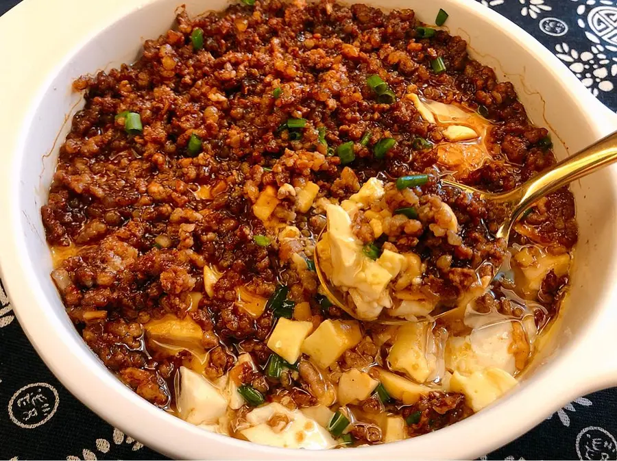 Minced meat, tofu, steamed eggs step 0