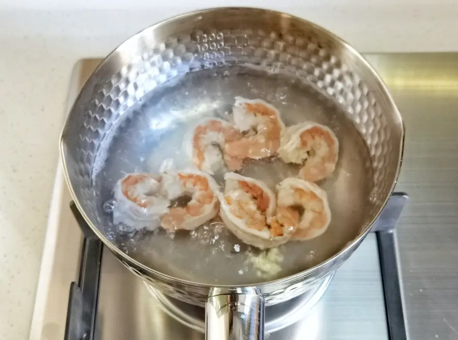 Steamed !ï¸ !ï¸ eggs with shrimp and tofu [Mofei Steaming Stew] step 0