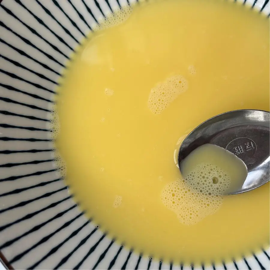 Steamed eggs with meat foam that are more tender than pudding, suitable for all ages step 0