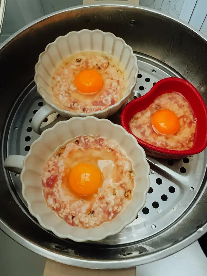 Steamed eggs with yam minced pork step 0