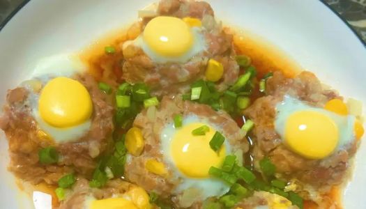 Steamed eggs with minced meat