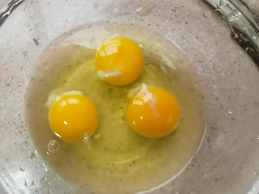 Japanese-style steamed eggs with tofu step 0