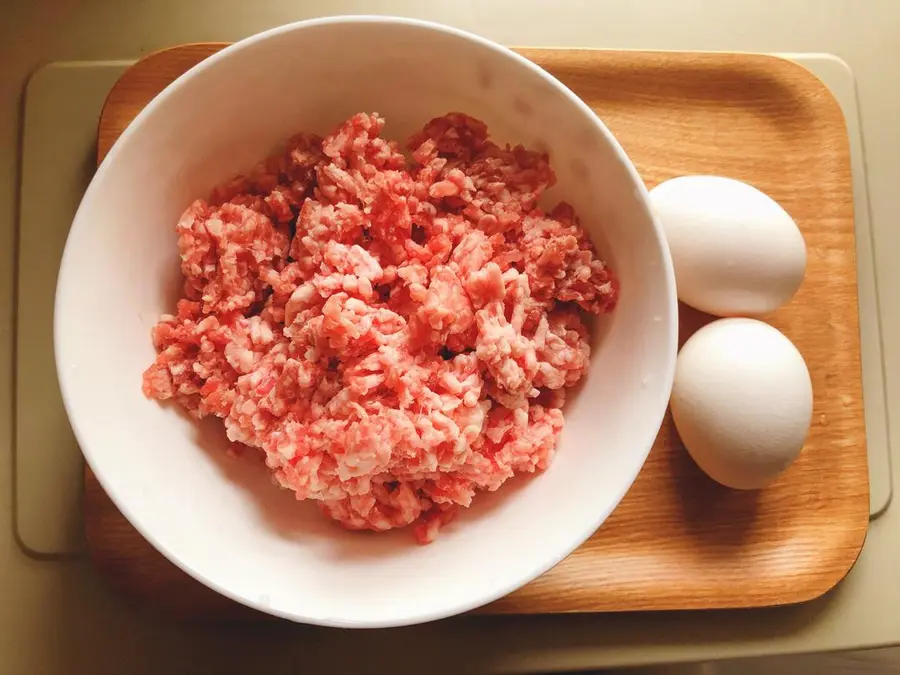 Simple and delicious steamed eggs with meatloaf step 0