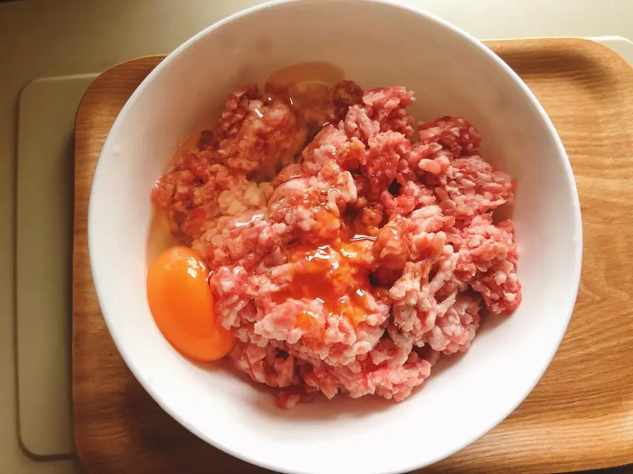 Simple and delicious steamed eggs with meatloaf step 0