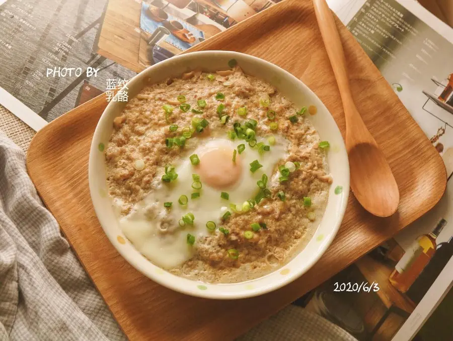 Simple and delicious steamed eggs with meatloaf