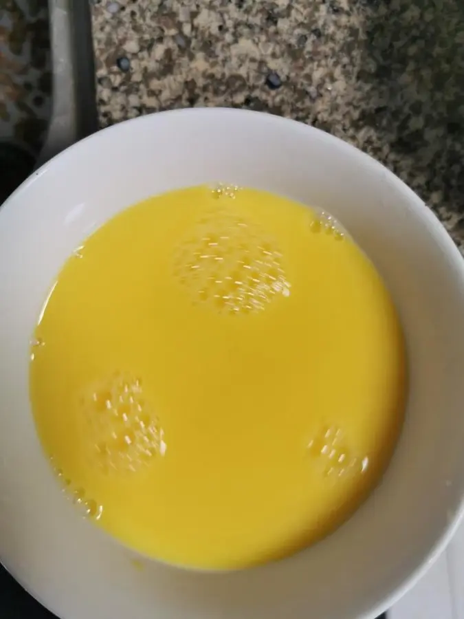 Quickly steam the custard in the microwave step 0