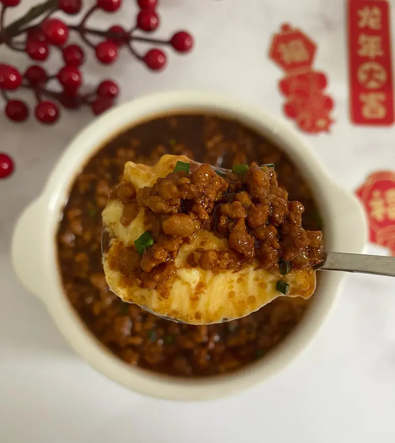 Steamed eggs with minced meat step 0