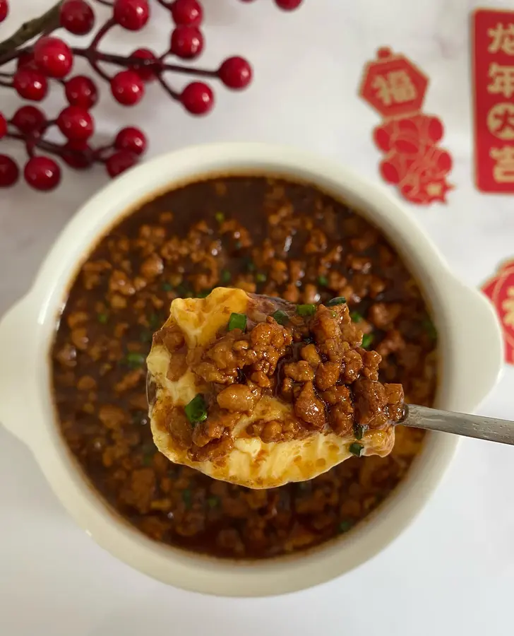 Steamed eggs with minced meat step 0