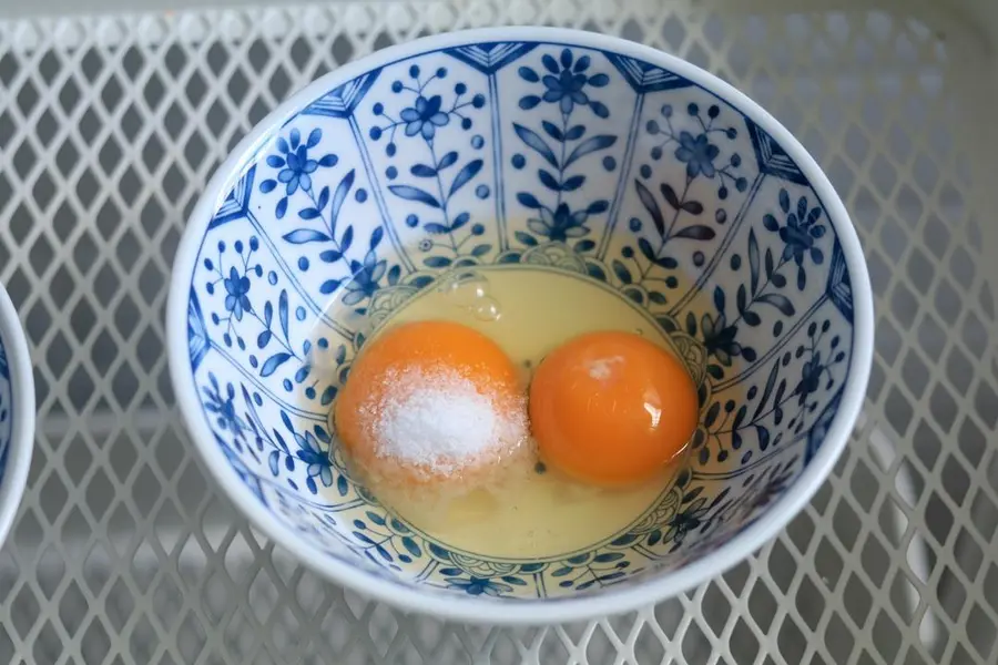 Rice cooker steamed eggs ~ smooth and tender egg custard ~ housewife nirvana step 0