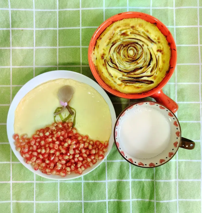 Today's breakfast: Goddess steamed egg, sweet potato, rose apple tart, hot milk step 0