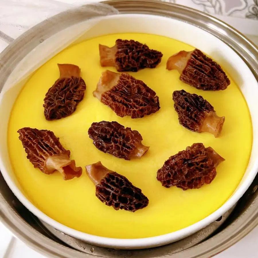 Steamed egg custard with wild morels step 0