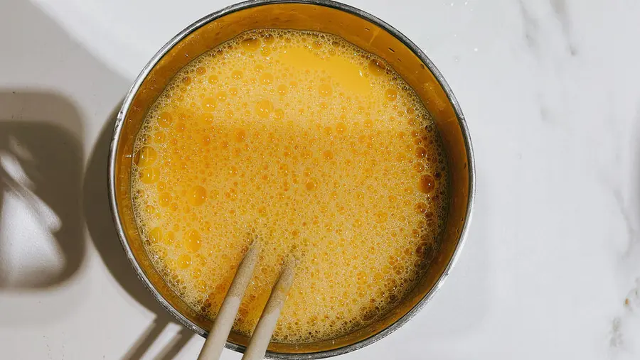 Steamed eggs with minced sun step 0