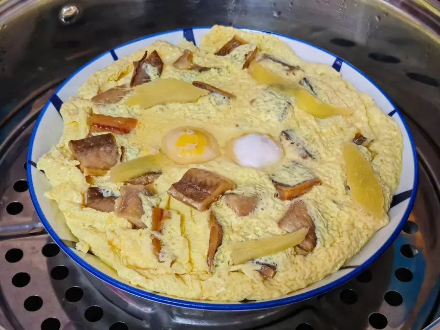 Steamed eggs with sand eel step 0