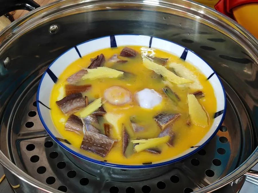 Steamed eggs with sand eel step 0