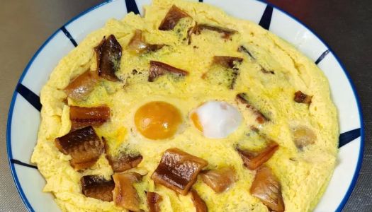 Steamed eggs with sand eel