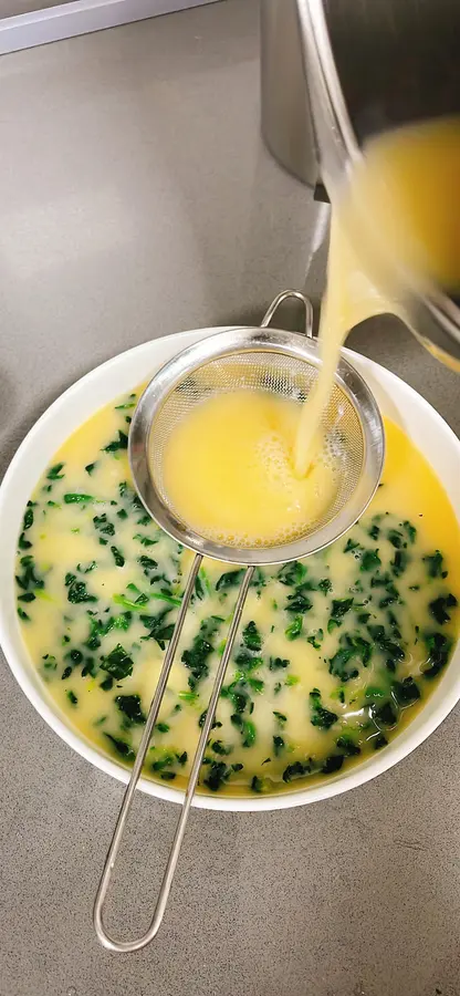 Steamed eggs with spinach and shrimp (Thermomix) step 0