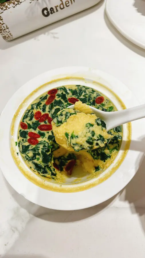 Steamed eggs with spinach step 0