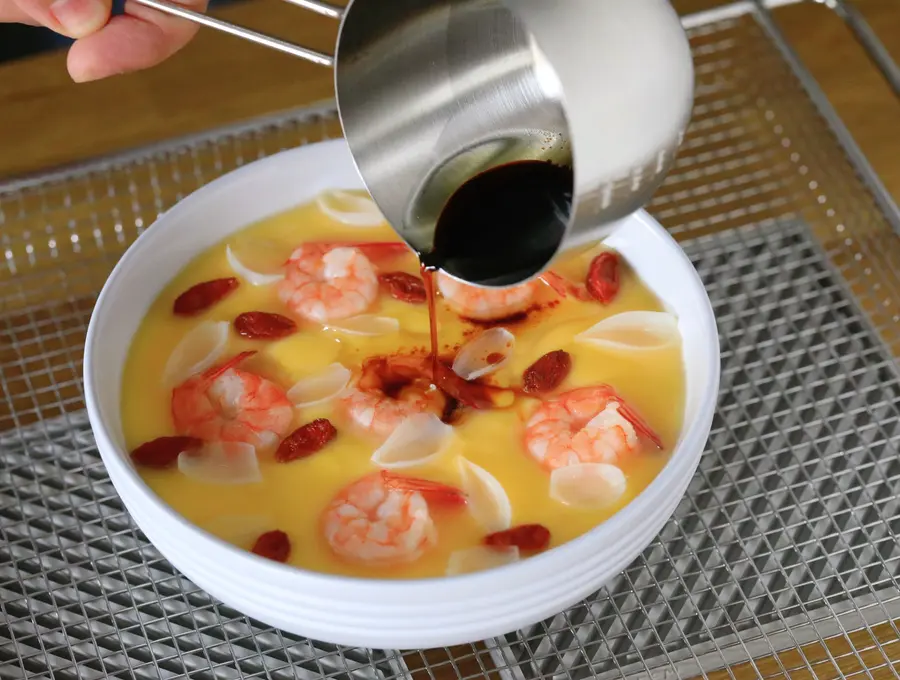 Nutritious steamed lily shrimp egg custard step 0