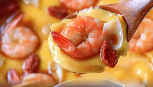 Nutritious steamed lily shrimp egg custard