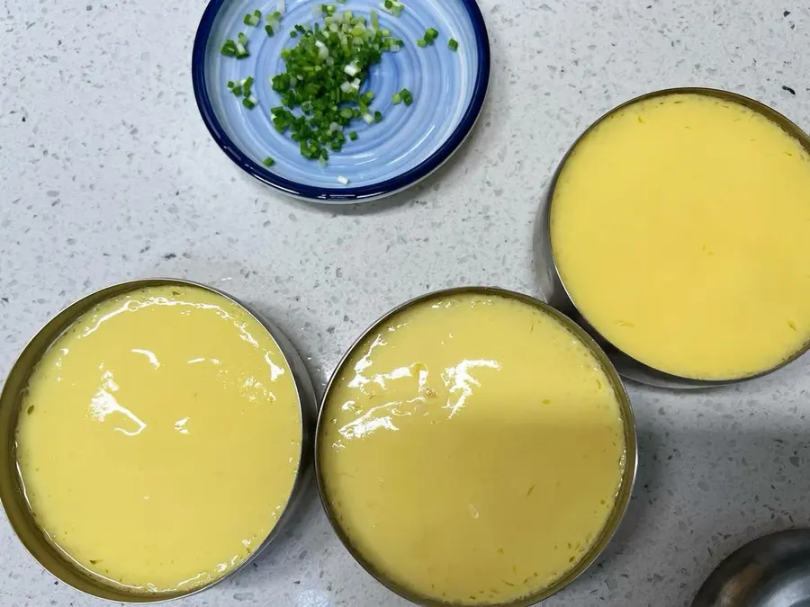 Steamed egg custard with tender and delicate shrimp step 0