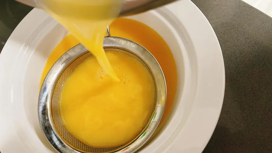 Mirrored egg custard step 0