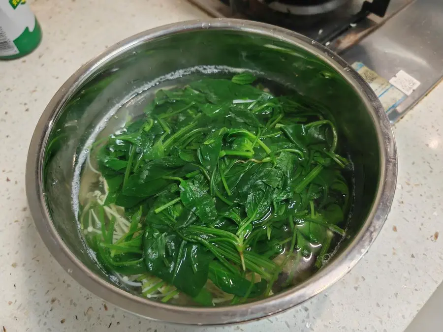 Spinach tossed with enoki mushrooms step 0