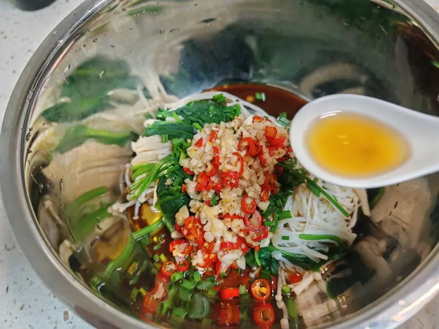 Spinach tossed with enoki mushrooms step 0