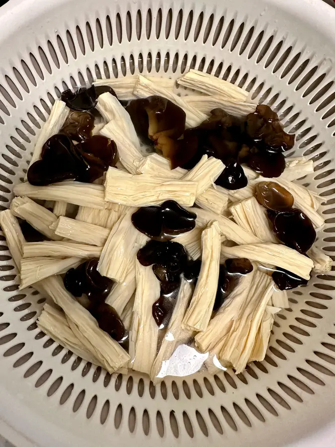 (Vegan) cold bean curd fungus cucumber  step 0