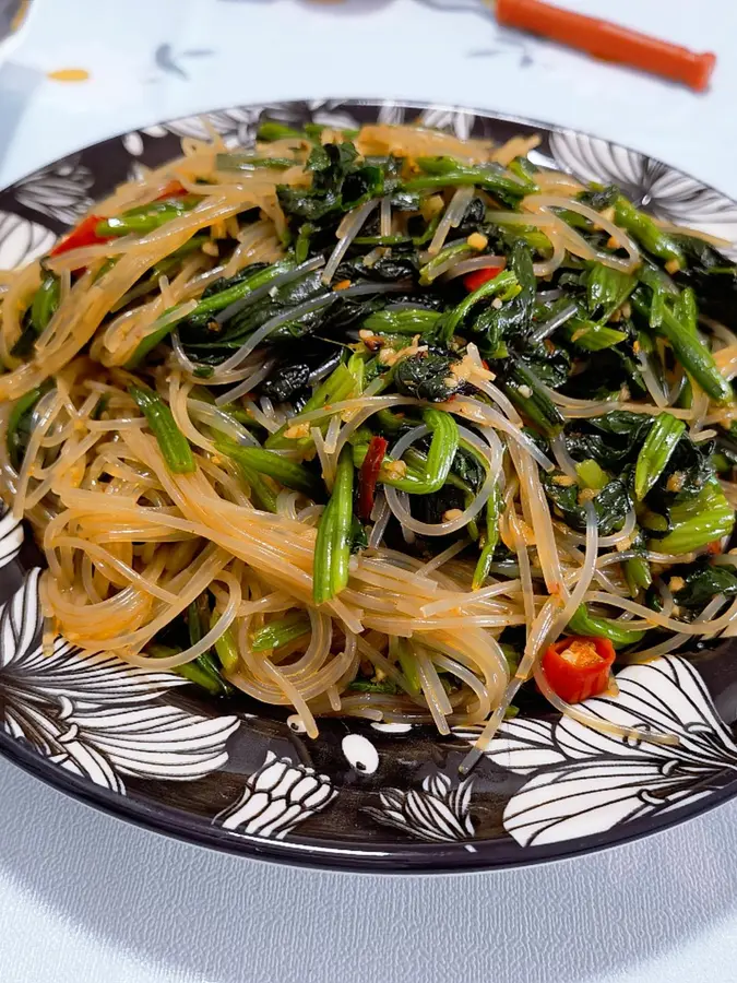 Chilled spinach vermicelli step 0